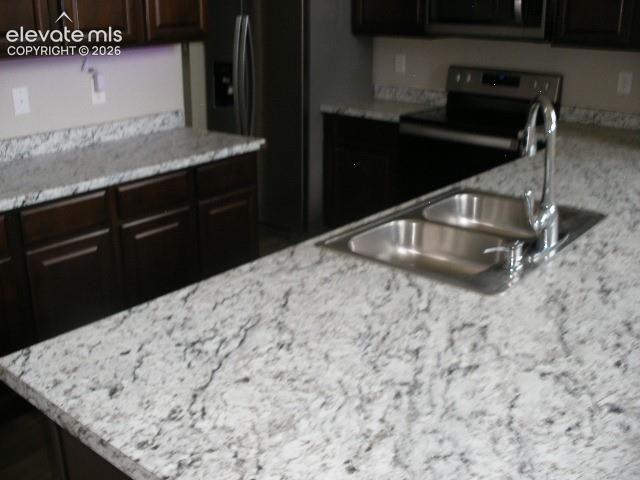 Image 5 of 36: Kitchen