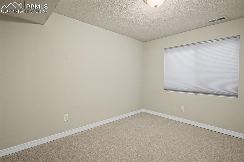 Image 34 of 37: Bedroom