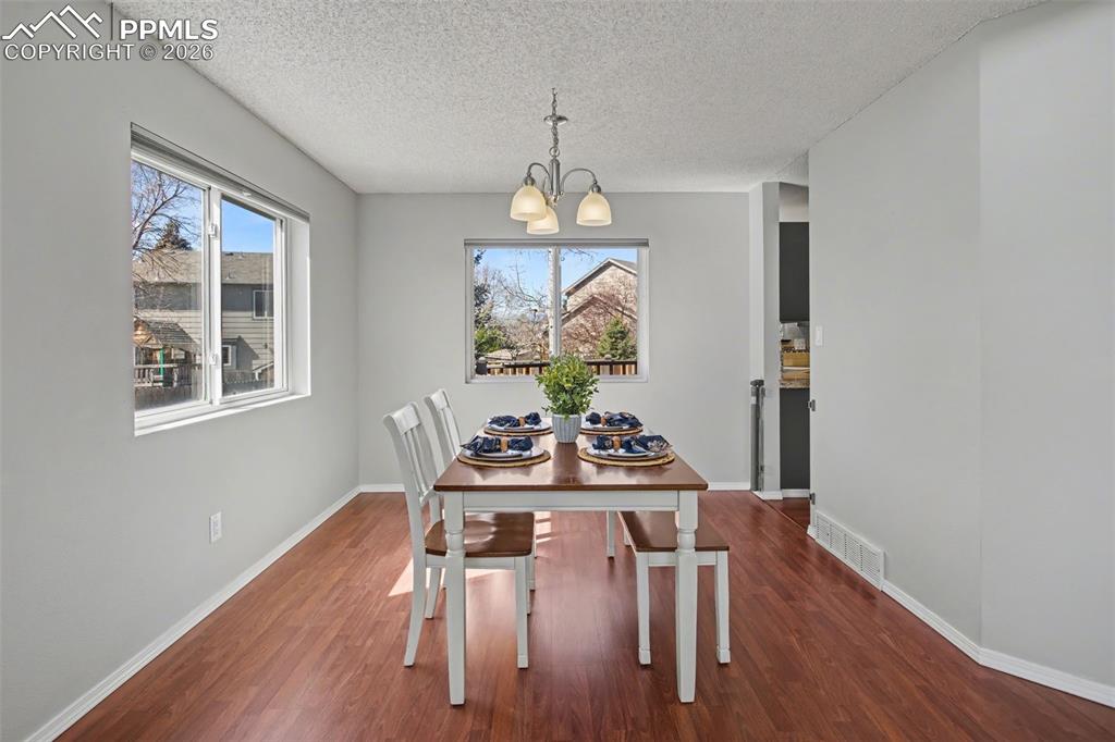 Image 8 of 37: Dining Area