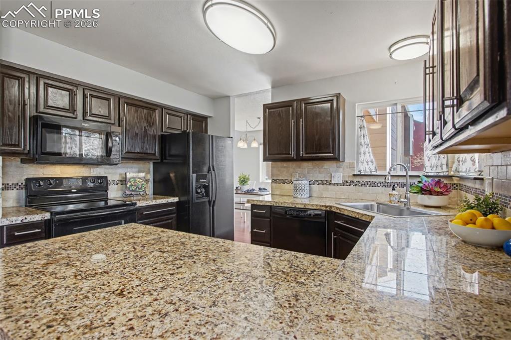 Image 9 of 37: Kitchen