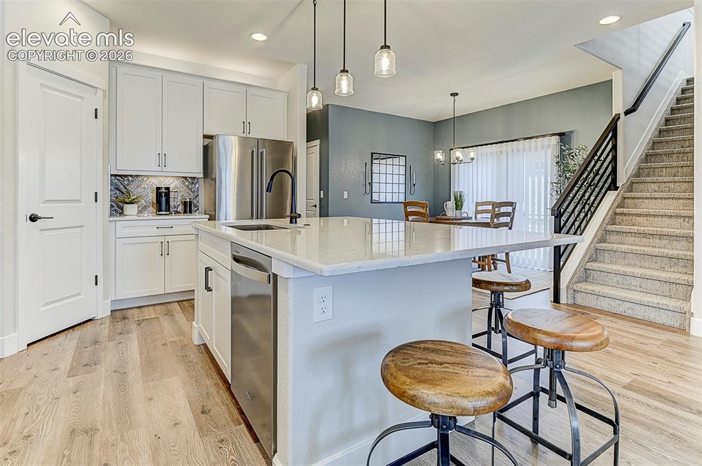 Image 16 of 47: Kitchen