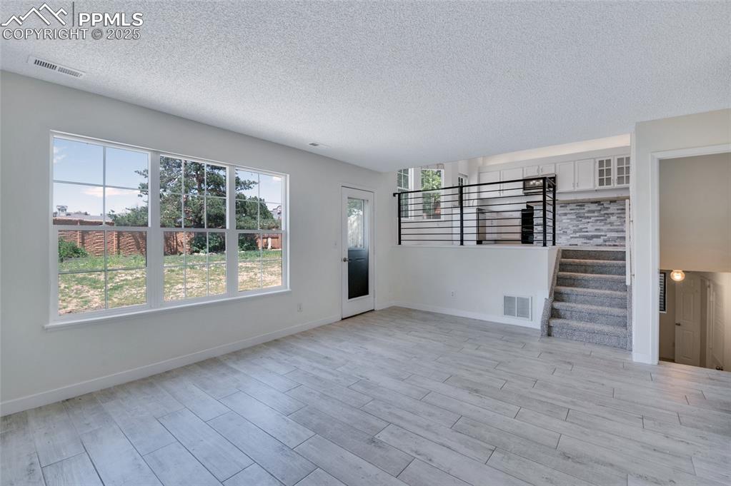 Image 16 of 40: Living Room
