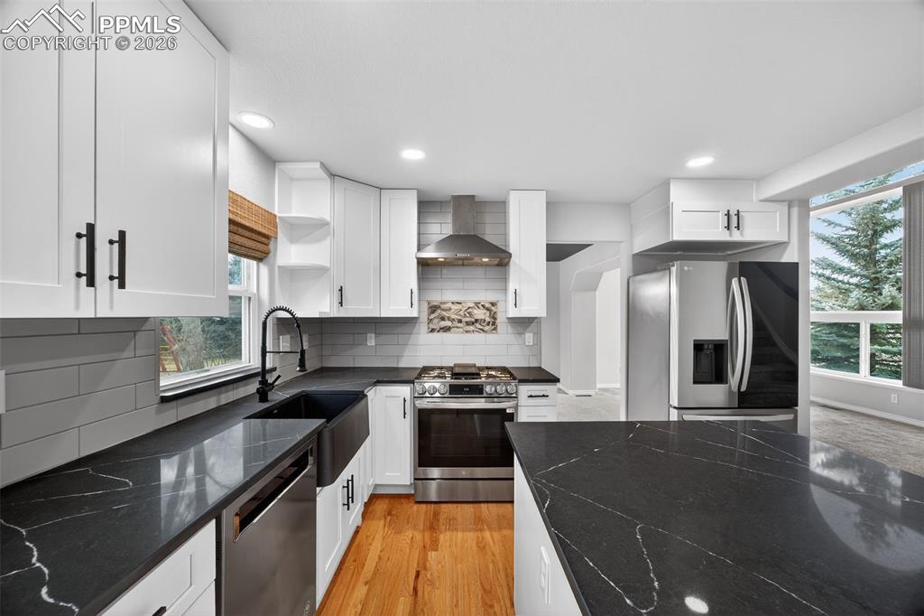 Image 14 of 48: Kitchen