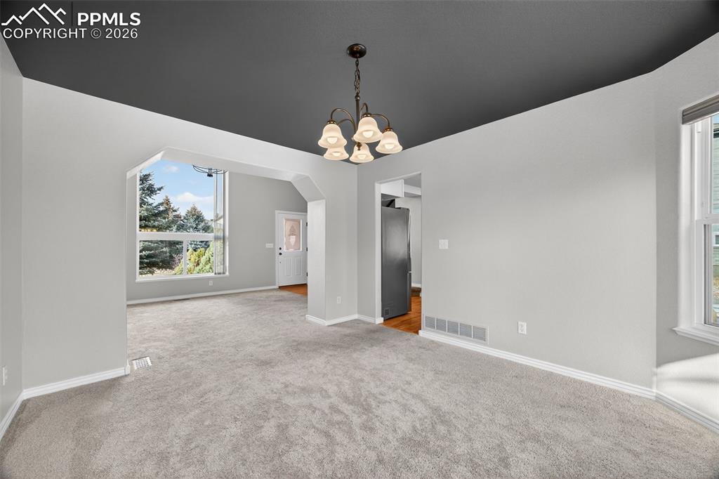 Image 9 of 48: Dining Area