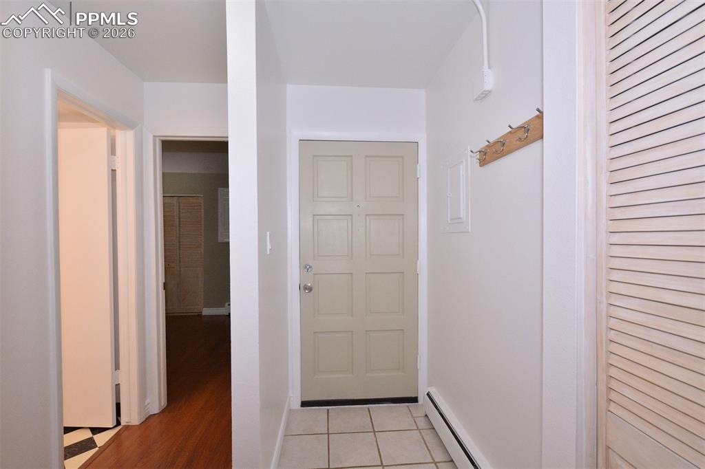 Image 4 of 20: Entry