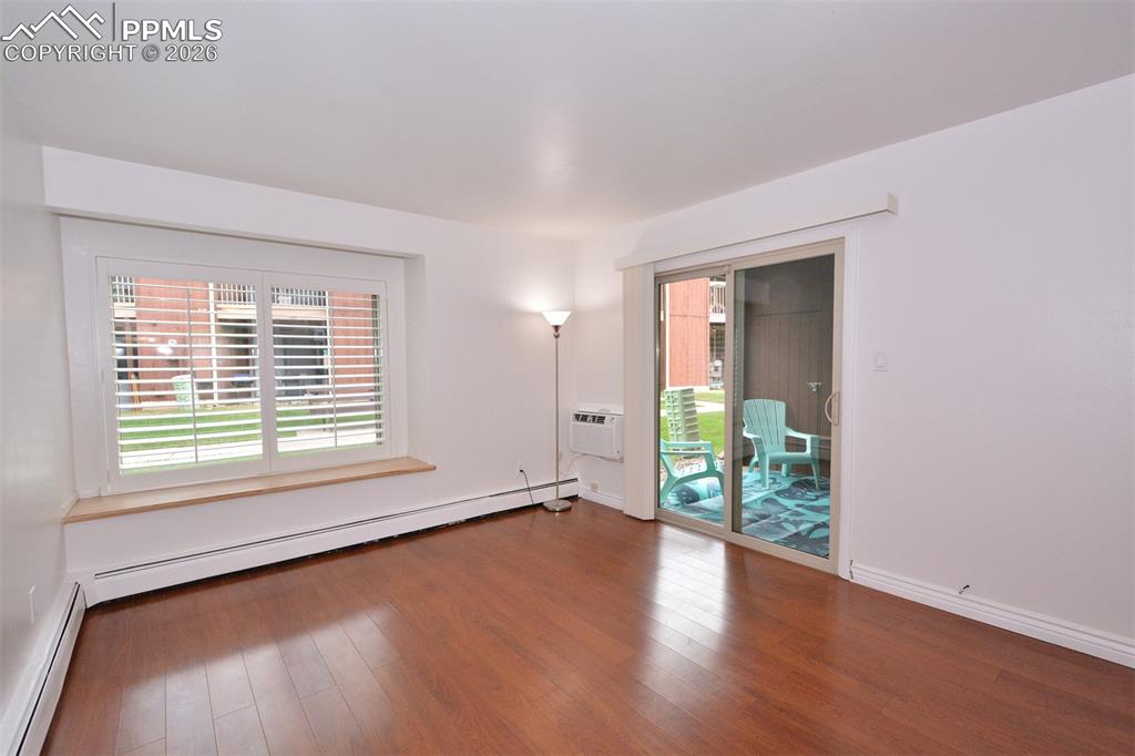 Image 6 of 20: Living Room