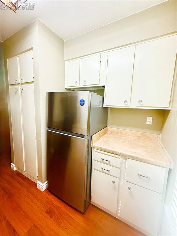 Image 9 of 20: Kitchen