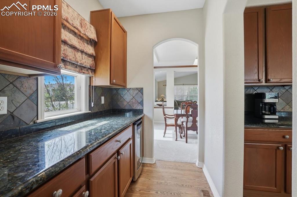 Image 11 of 46: Kitchen