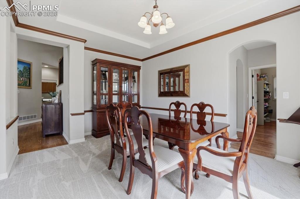 Image 13 of 46: Dining Area