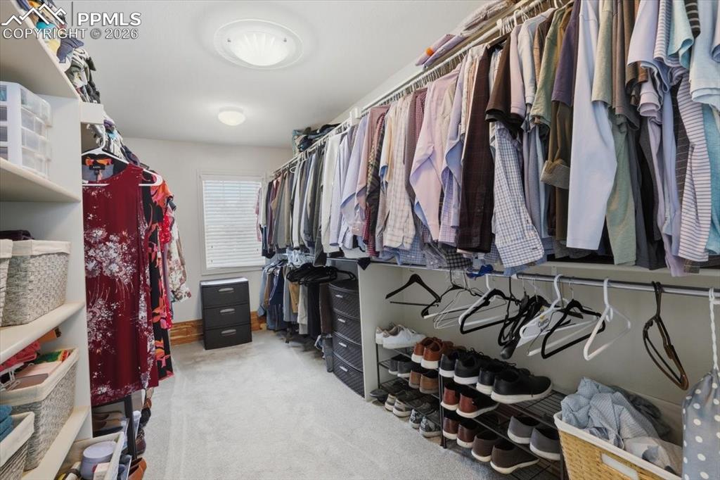 Image 19 of 46: Closet