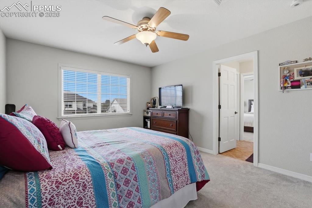 Image 22 of 46: Bedroom