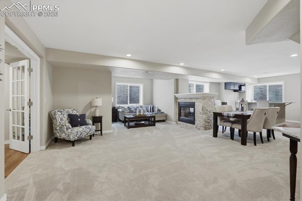 Image 33 of 46: Family Room