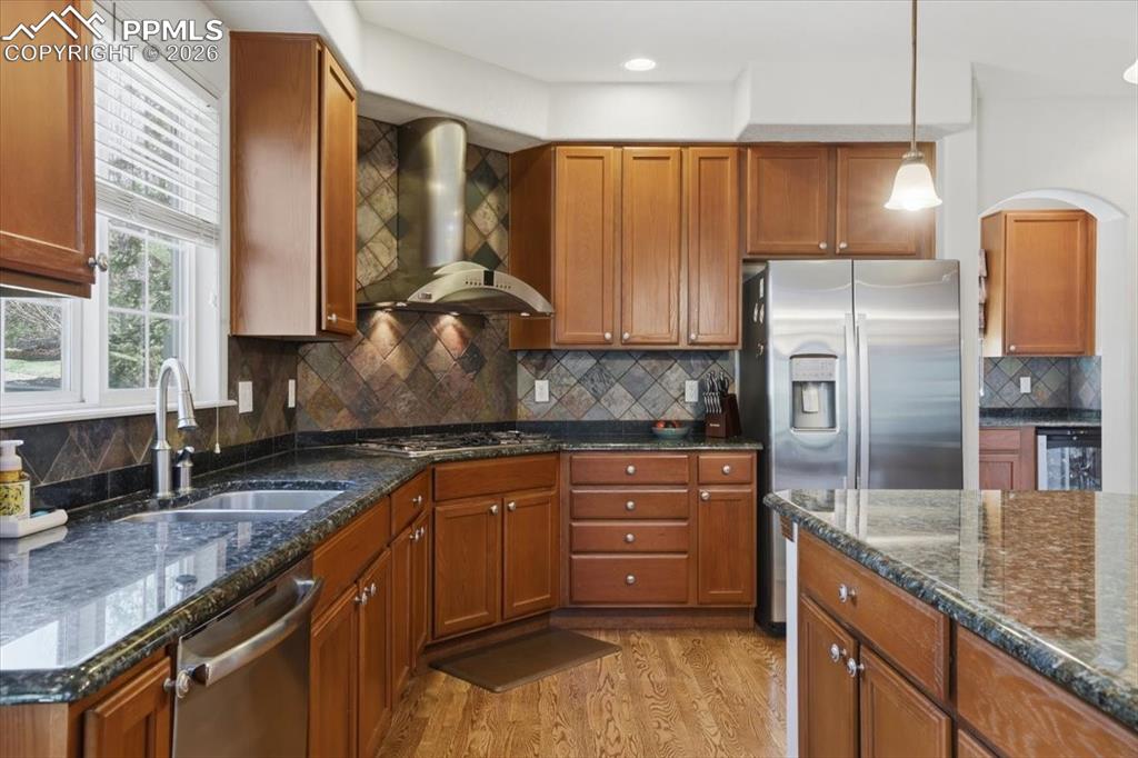 Image 8 of 46: Kitchen