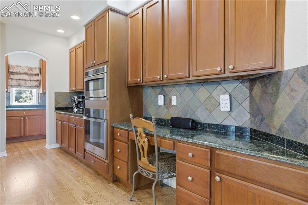 Image 9 of 46: Kitchen