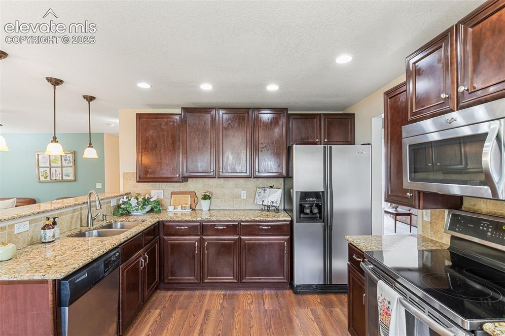 Image 11 of 47: Great cabinet and counter space!