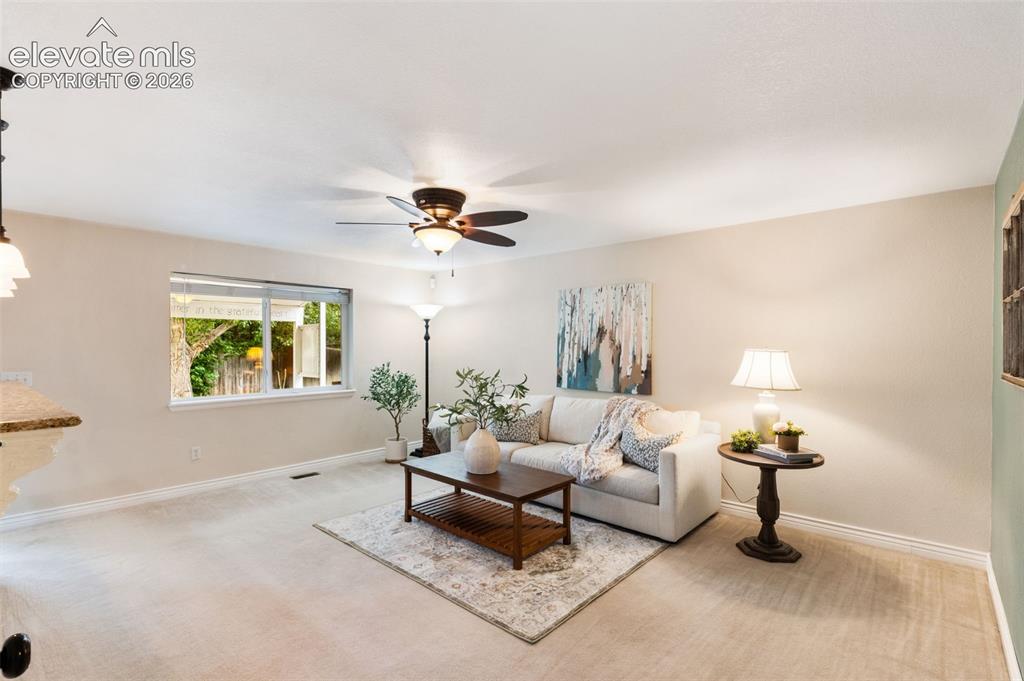Image 18 of 50: Living Room