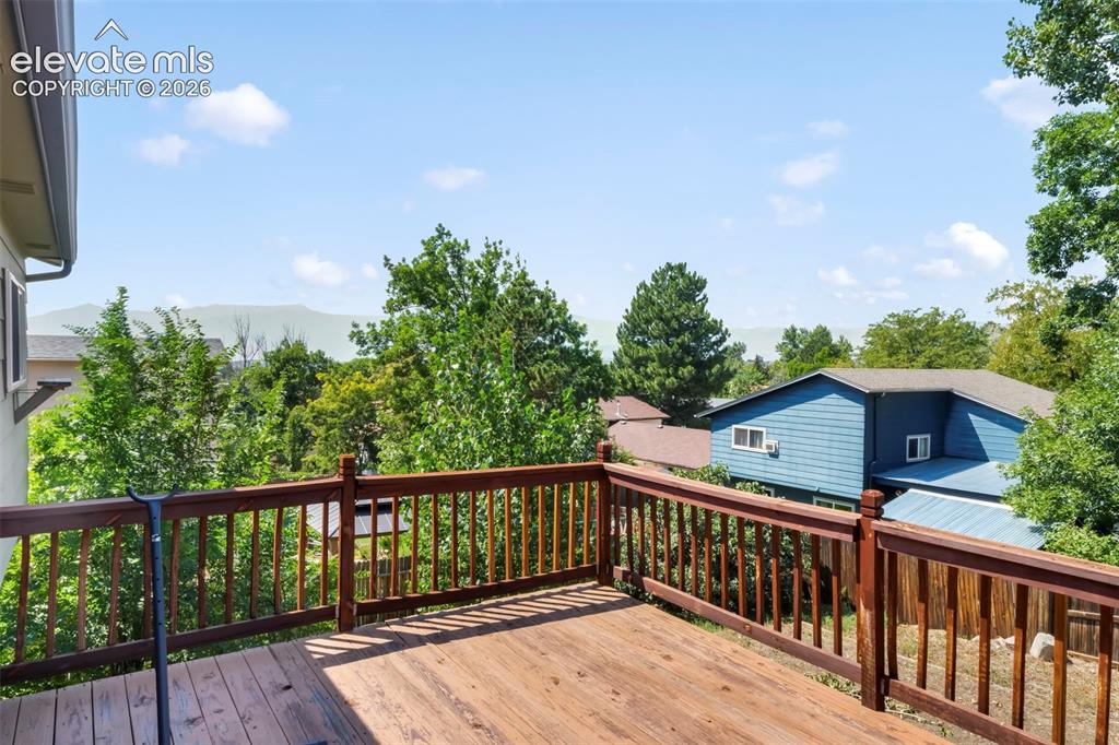 Image 9 of 50: Deck