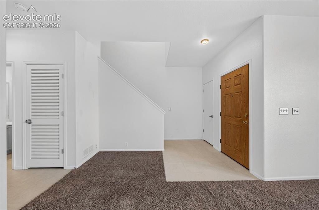 Image 13 of 35: Entry