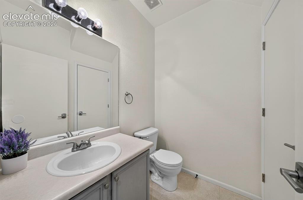 Image 14 of 35: Bathroom