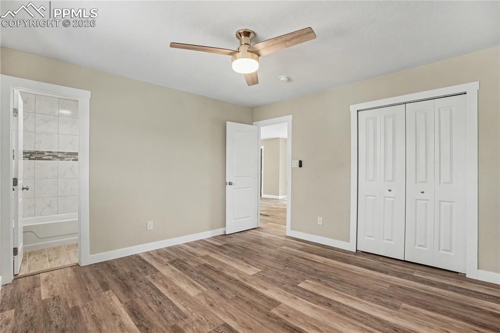 Image 10 of 30: Bedroom