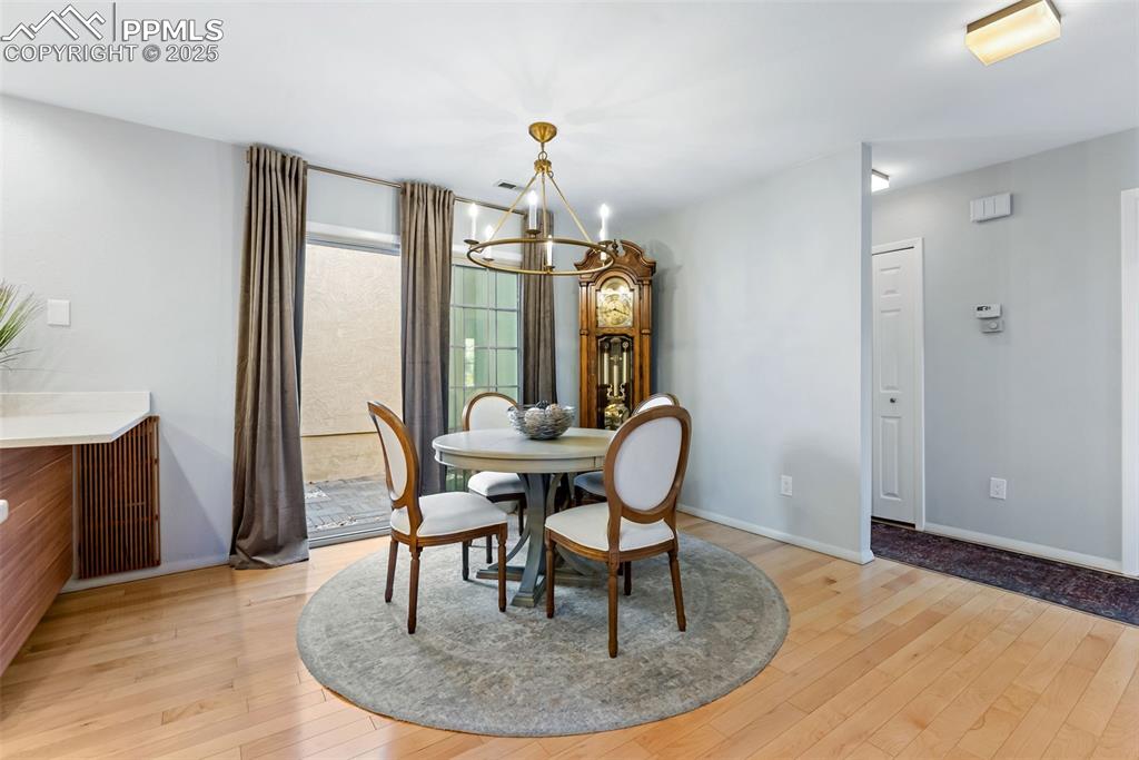 Image 12 of 37: Dining Area