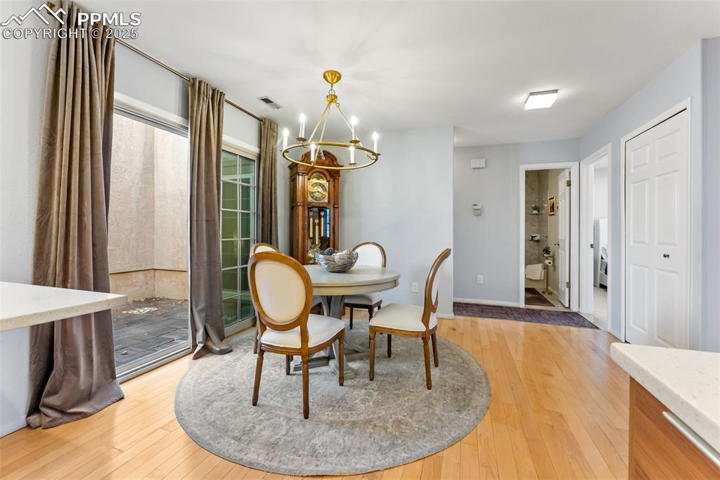 Image 13 of 37: Dining Area