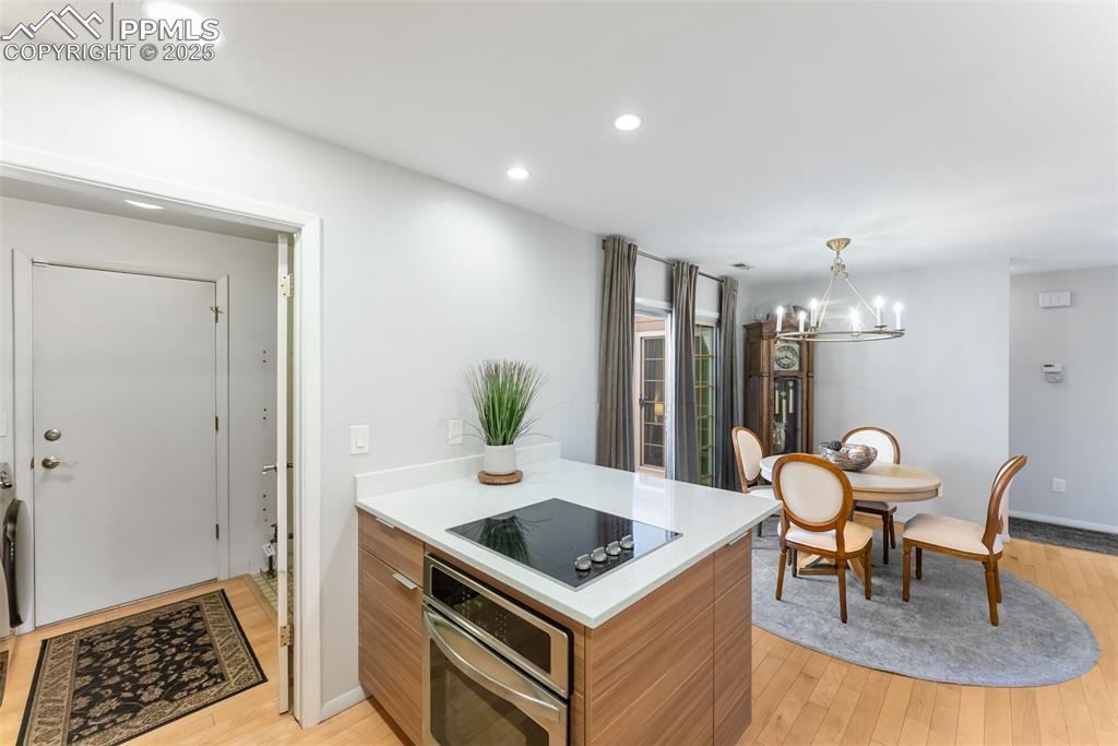 Image 20 of 37: Kitchen