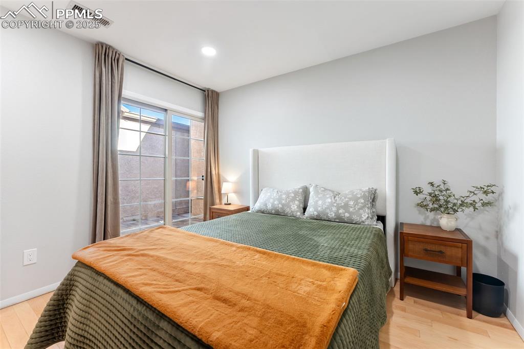 Image 26 of 37: Bedroom