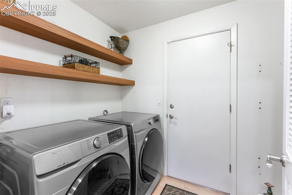 Image 27 of 37: Laundry