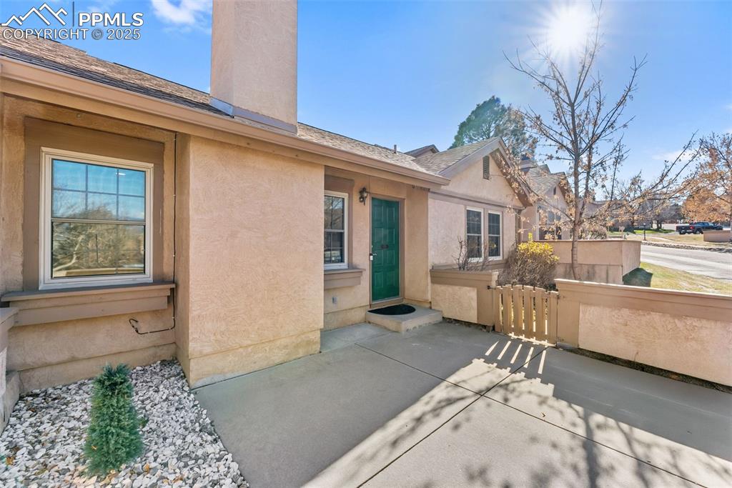 Image 4 of 37: Patio