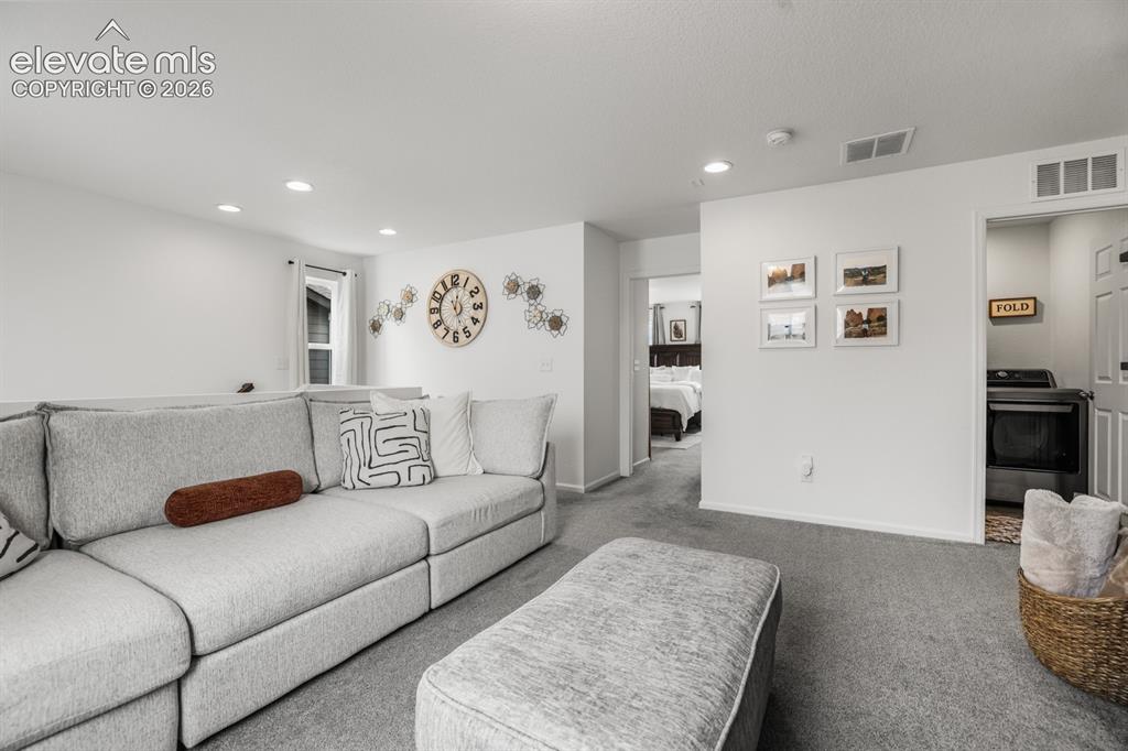 Image 14 of 34: Loft