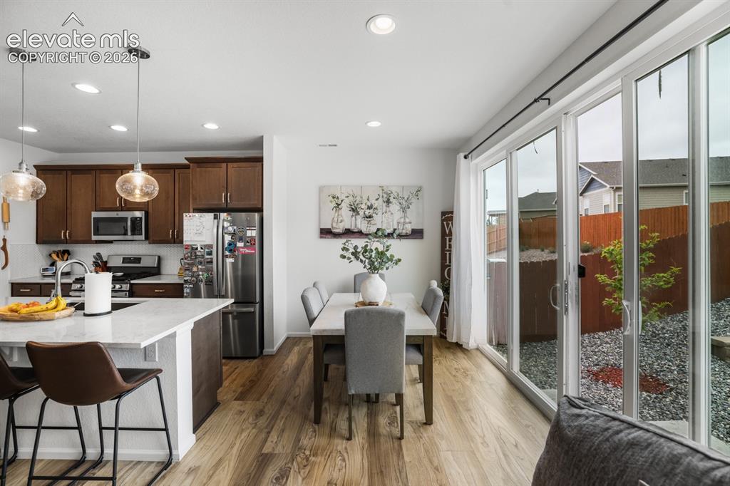 Image 6 of 34: Dining Area