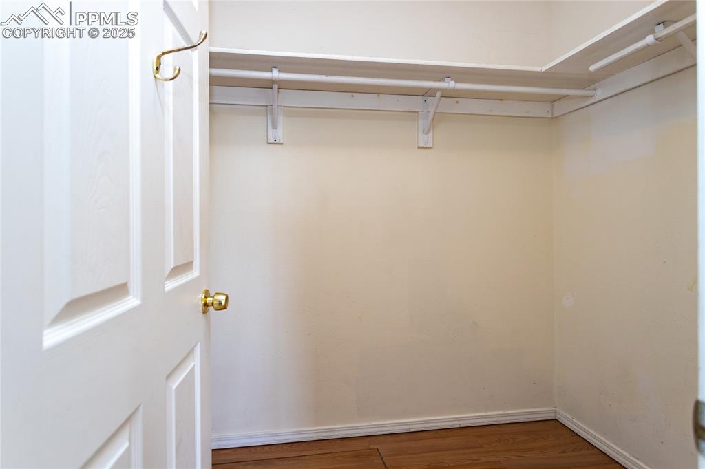 Image 12 of 50: Closet
