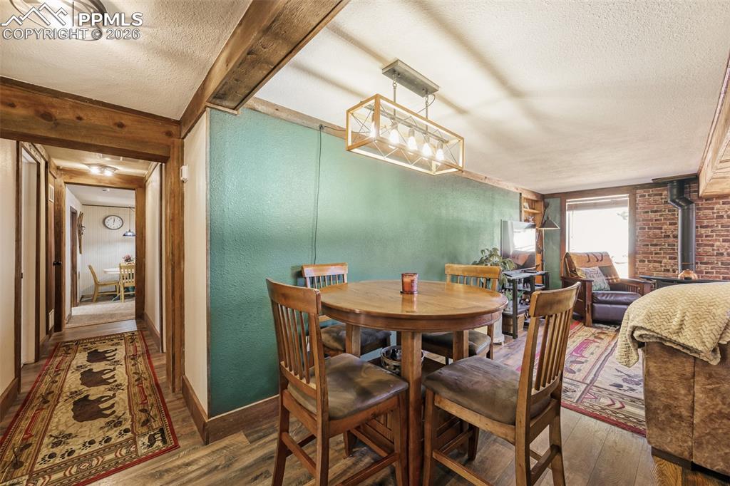 Image 13 of 28: Dining Area