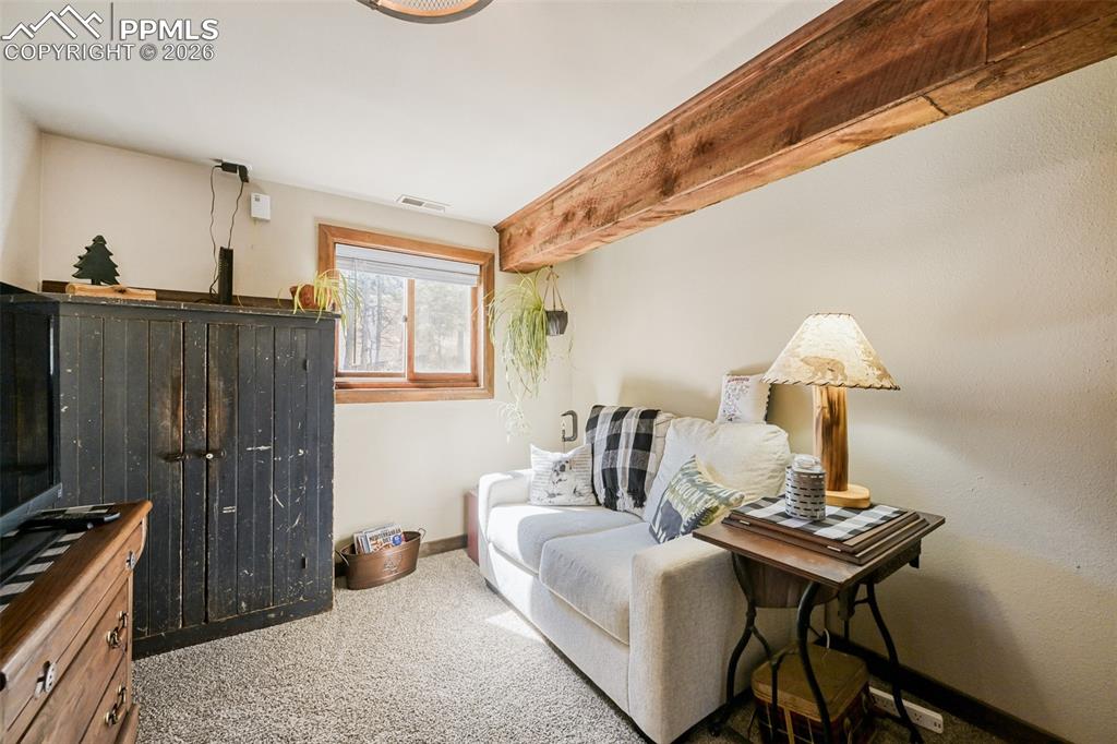 Image 14 of 28: Sitting Room