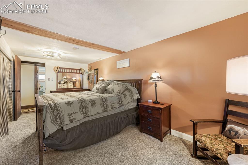 Image 19 of 28: Bedroom