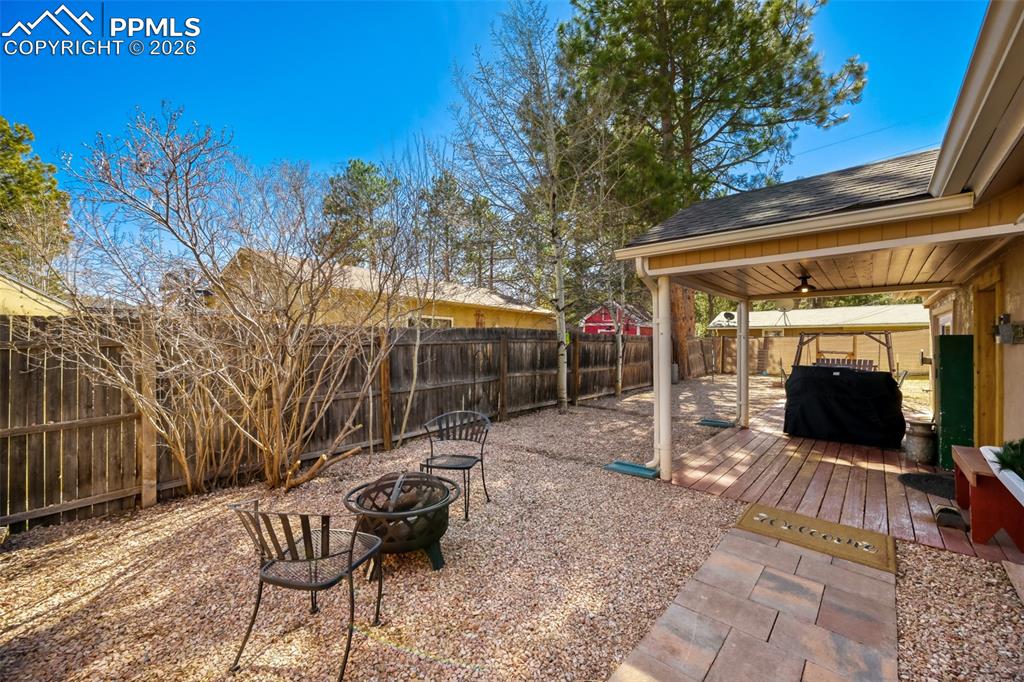 Image 29 of 29: Yard