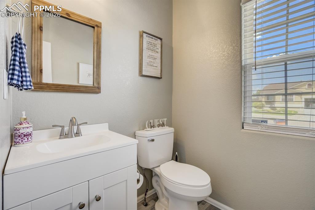 Image 17 of 47: Bathroom