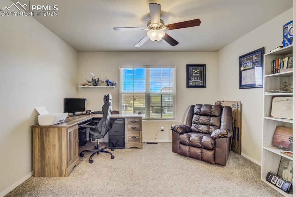 Image 18 of 47: Office