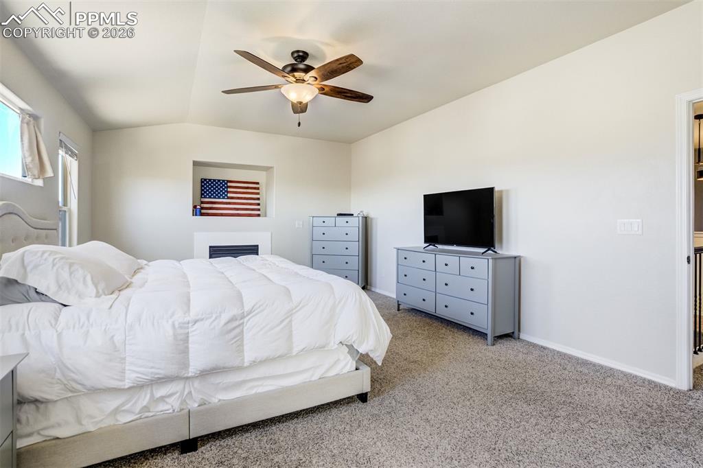 Image 21 of 47: Bedroom