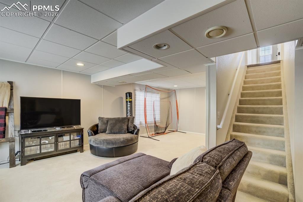 Image 36 of 47: Living Room