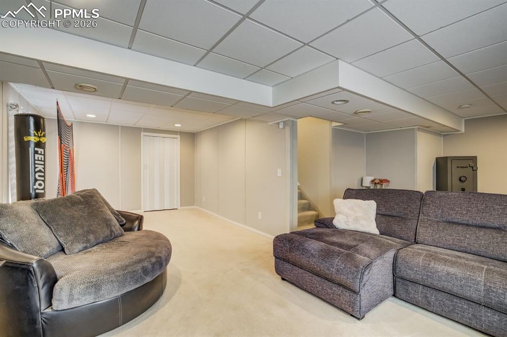 Image 38 of 47: Living Room