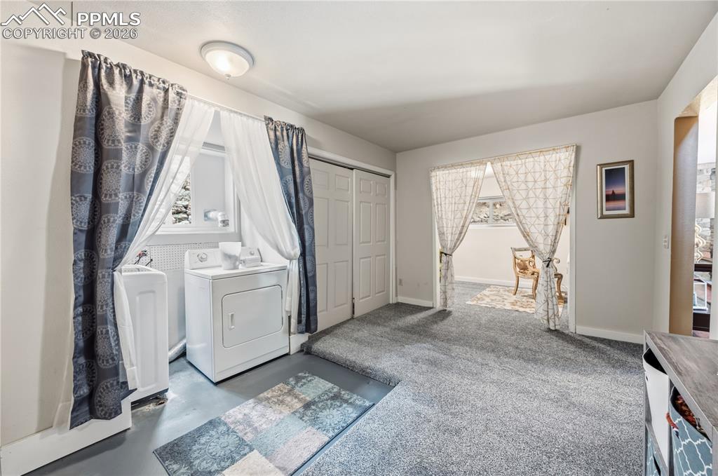 Image 26 of 38: Laundry