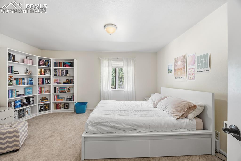 Image 31 of 38: Bedroom