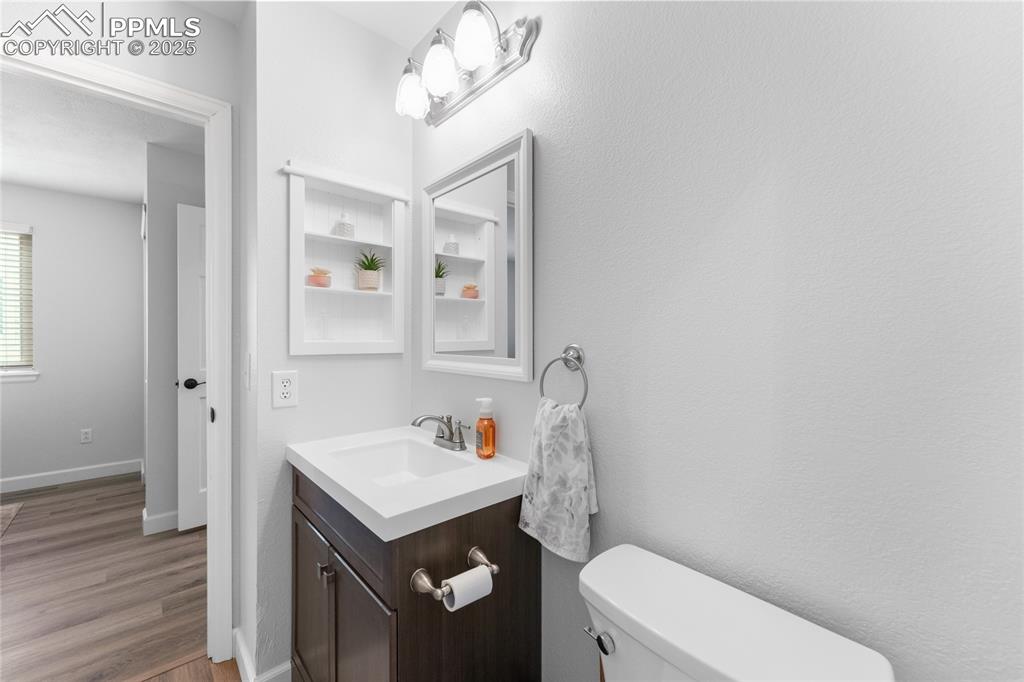 Image 20 of 50: Bathroom