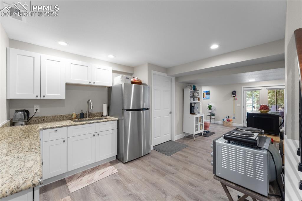 Image 35 of 50: Kitchen