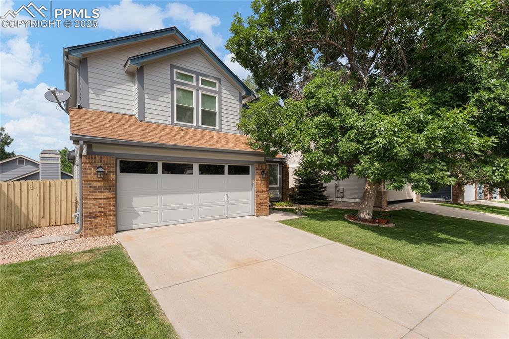 Image 4 of 50: Front of Structure