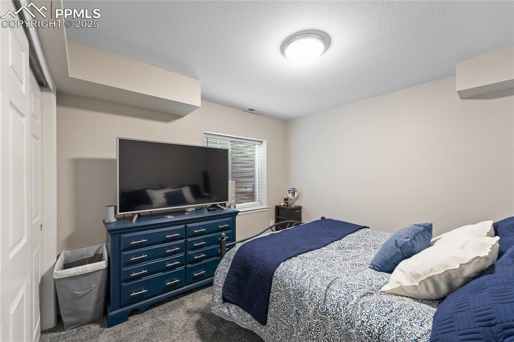 Image 41 of 50: Bedroom