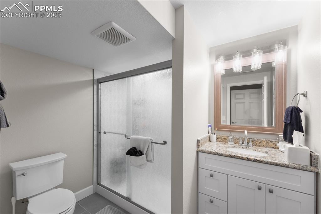 Image 43 of 50: Bathroom