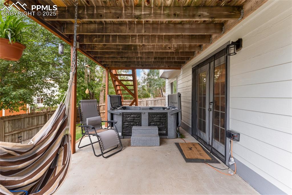 Image 47 of 50: Patio